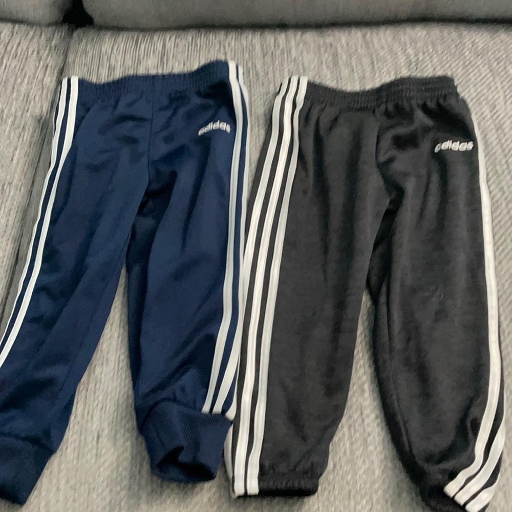 Adidas 2T sweatpants